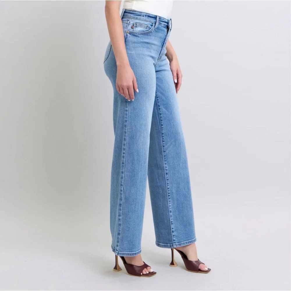 Judy Blue Full Size Wide Leg Jeans with Pockets - Picture 4 of 10